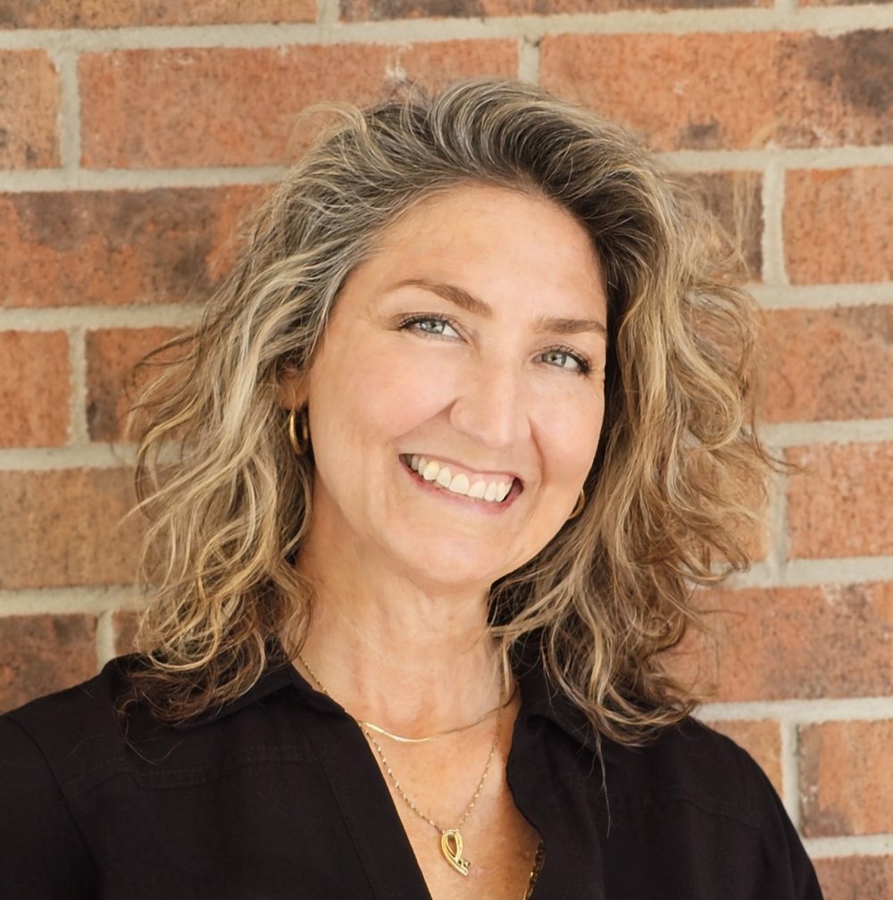 Regina, owner of RMD Premium Bookkeeping